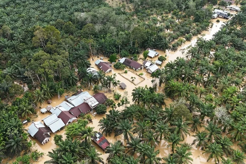 2911 Indonesia chìm trong lũ dữ, gần 180 người chết và 80 mất tích.jpg