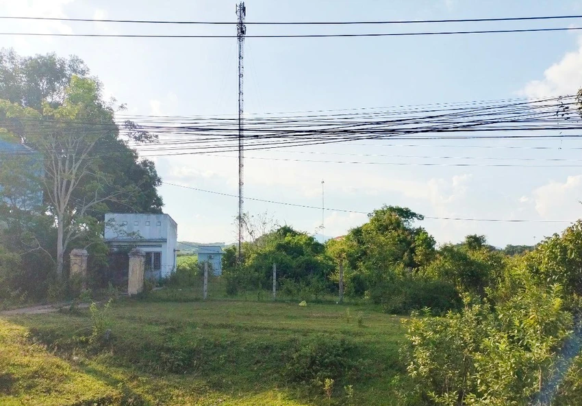 Công ty Điện lực Gia Lai giải thích lý do 1.000 m2 đất do công ty quản lý "bốc hơi" là do lỗi đánh máy. Công ty Điện lực Gia Lai giải thích lý do 1.000 m2 đất do công ty quản lý "bốc hơi" là do lỗi đánh máy.