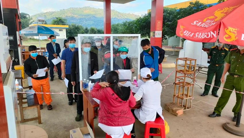 UBND tỉnh Kon Tum yêu cầu hoàn trả lại tiền test nhanh Covid-19 đã thu vượt. Ảnh: LK UBND tỉnh Kon Tum yêu cầu hoàn trả lại tiền test nhanh Covid-19 đã thu vượt. Ảnh: LK