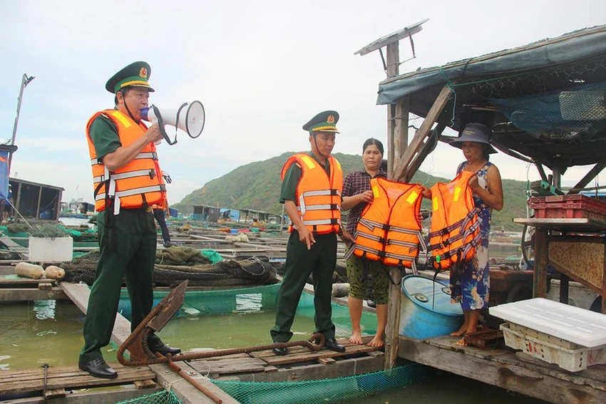 Bộ đội Biên phòng kiểm tra công tác ứng phó bão. Ảnh: TL. Bộ đội Biên phòng kiểm tra công tác ứng phó bão. Ảnh: TL.