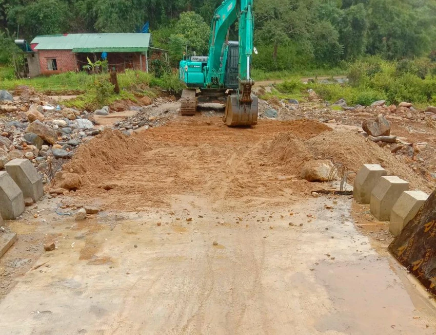 Tỉnh lộ 678 đi xã Đắk Sao, Tu Mơ Rông được khắc phục, lưu thông. Tỉnh lộ 678 đi xã Đắk Sao, Tu Mơ Rông được khắc phục, lưu thông.