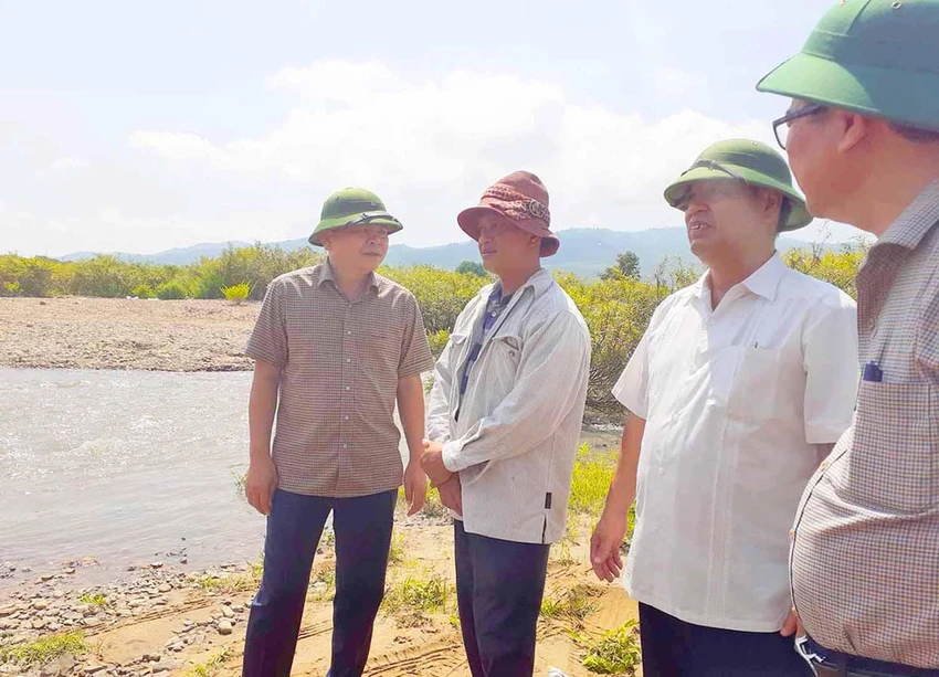 Đoàn công tác Bộ NN&PTNT và tỉnh Gia Lai khảo sát dự án tại huyện Ia Pa. Ảnh: ND. Đoàn công tác Bộ NN&PTNT và tỉnh Gia Lai khảo sát dự án tại huyện Ia Pa. Ảnh: ND.