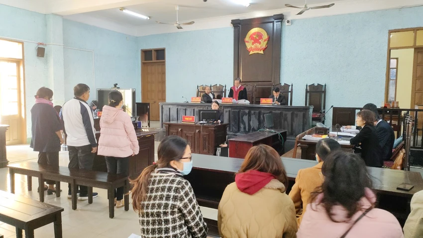 Phiên xử sáng 23-12. Ảnh: LK Phiên xử sáng 23-12. Ảnh: LK