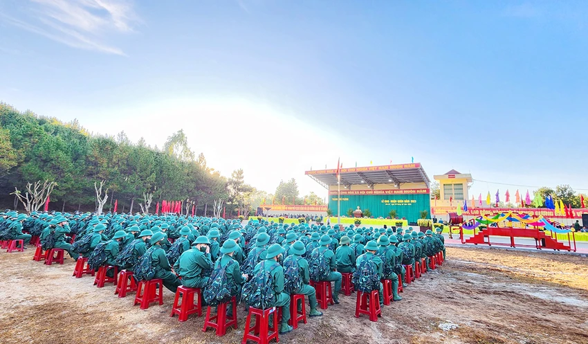 Lễ giao nhận quân tại TP Pleiku. Ảnh: KH