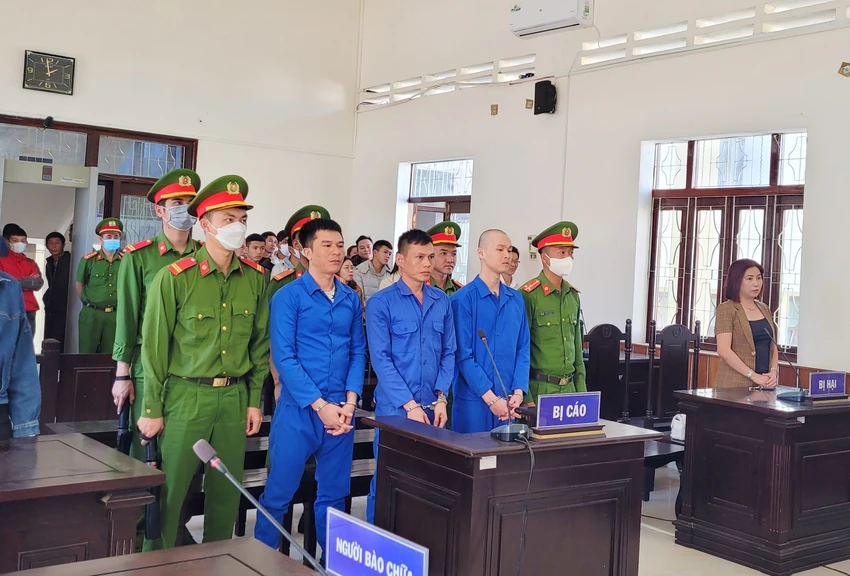 Ba bị cáo tại Tòa. Ảnh: VH Ba bị cáo tại Tòa. Ảnh: VH