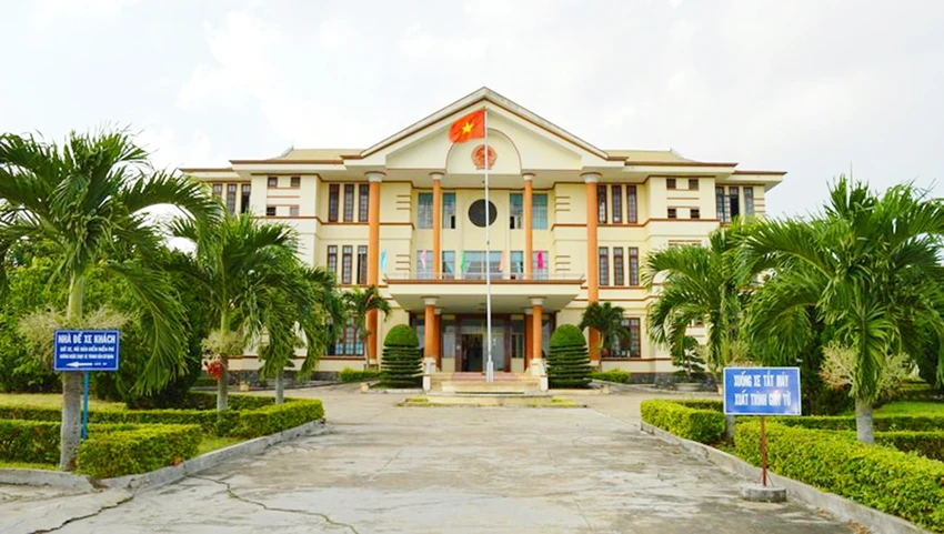 Trụ sở UBND huyện Đắk Pơ. Ảnh: CTTDT Trụ sở UBND huyện Đắk Pơ. Ảnh: CTTDT