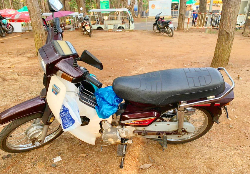 Chiếc xe máy của nạn nhân để lại khu vực Biển Hồ. Ảnh: BH. Chiếc xe máy của nạn nhân để lại khu vực Biển Hồ. Ảnh: BH.