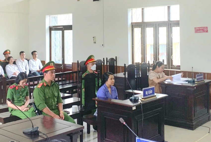 Bị cáo Mạ Lay Thong Sỉ Sú Lạt tại tòa. Ảnh: VH Bị cáo Mạ Lay Thong Sỉ Sú Lạt tại tòa. Ảnh: VH