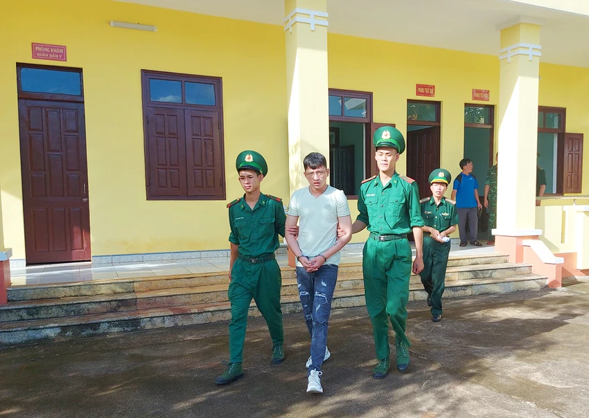 Trần Quang Quyết bị bắt giữ sau khi vụ việc bại lộ. Trần Quang Quyết bị bắt giữ sau khi vụ việc bại lộ.