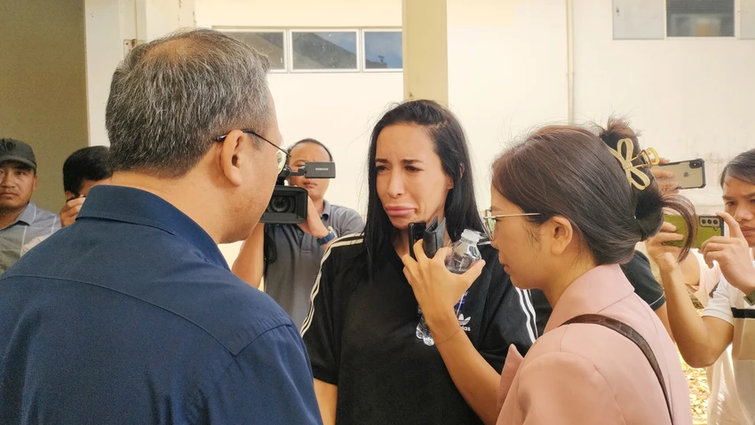 Chị Araújo Chaves, vợ chưa cưới của tiền đạo Paollo quá đau buồn trước sự ra đi của anh. Ảnh: LK.