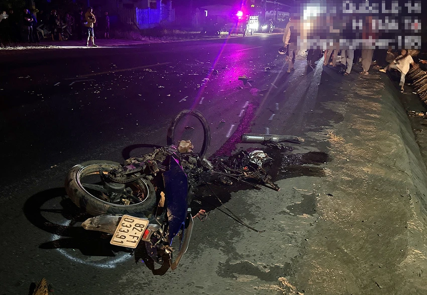 Tai nạn giao thông hai người đi xe máy tử vong
