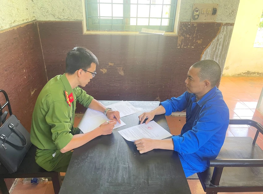 Mot-can-bo-dia-chinh-bi-bat-do-nhan-hoi-lo-2.jpg
