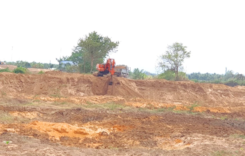 Người đàn ông bị xử phạt 60 triệu do hủy hoại đất