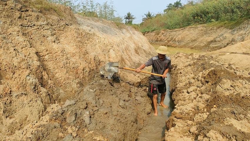 Nông dân Tây Nguyên quay quắt trong hạn hạn kéo dài