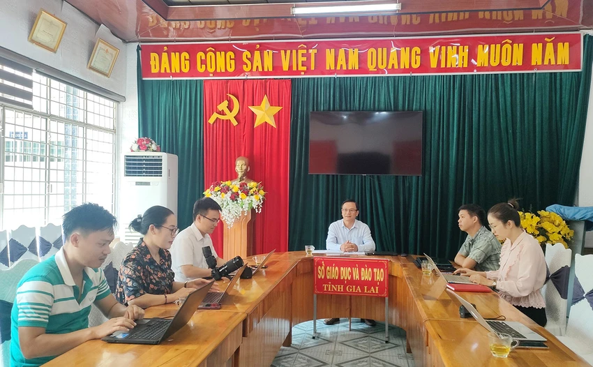 Đề thi Văn vào lớp 10 trường THPT chuyên Hùng Vương Gia Lai