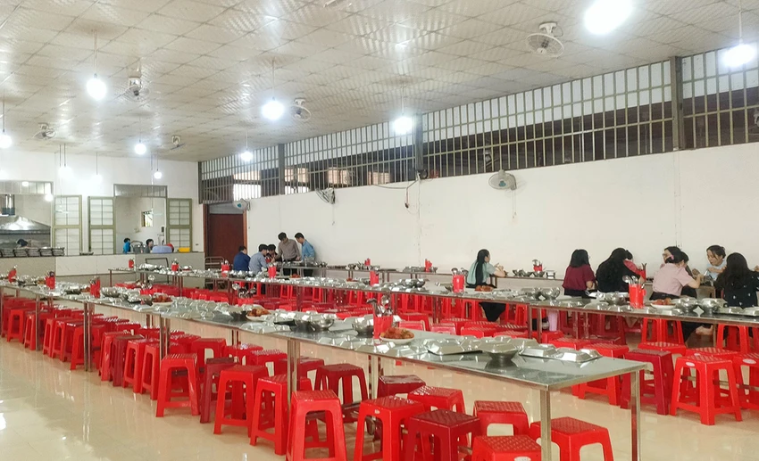 Nhiều học sinh trường THPT Chi Lăng nghi bị ngộ độc thực phẩm