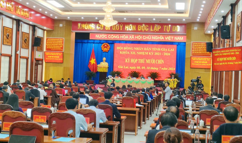 Chất vân tại kỳ họp HĐND tỉnh Gia Lai