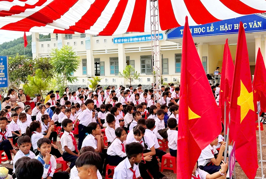 Khai-giang-tai-vung-dong-dat 3.jpg
