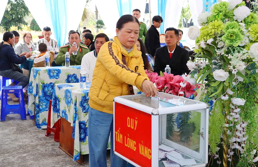 Bua-com-tat-nien-cho-phạm-nhan-Gia-Trung-2.jpg