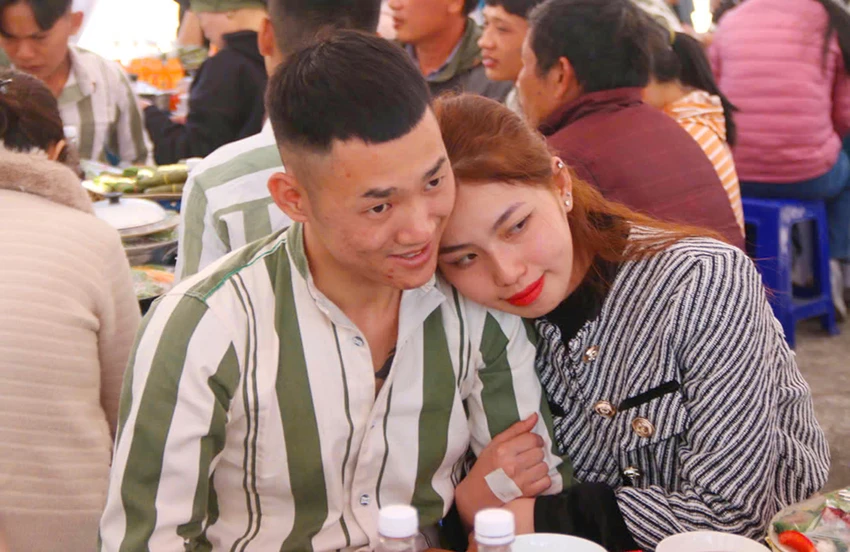 Bua-com-tat-nien-cho-phạm-nhan-Gia-Trung-7.jpg