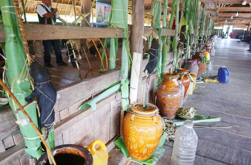 Tet-an-con-dui-nguoi-Ba-Na-Kon-Tum-3.jpg