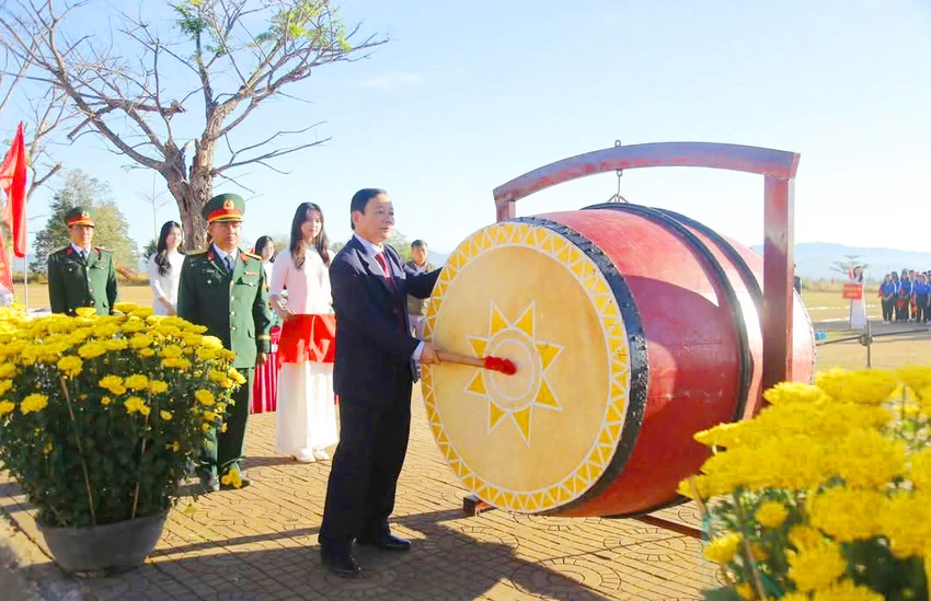 Thanh-nien-Tay-Nguyen-len-duong-nhap-ngu-3.jpg