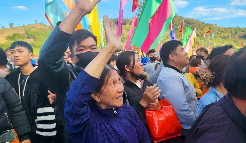 Thanh-nien-Tay-Nguyen-len-duong-nhap-ngu-6.jpg