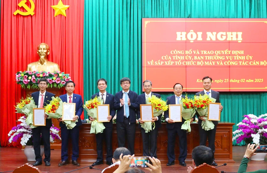 Cong-bo-quy-dinh-nghi-huu-bo-tri-nha-su-kon-tum-1.jpg
