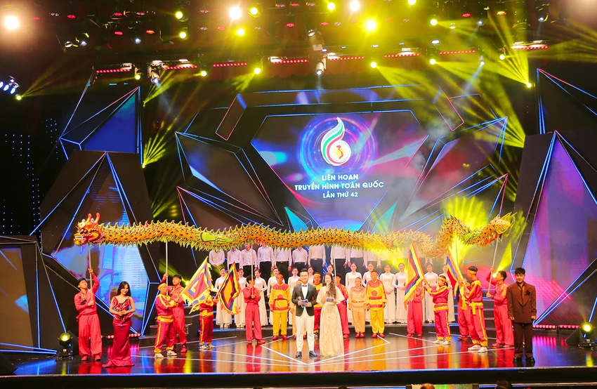 Be-mac-lien-hoan-truyen-hinh-toan-quoc-6.jpg