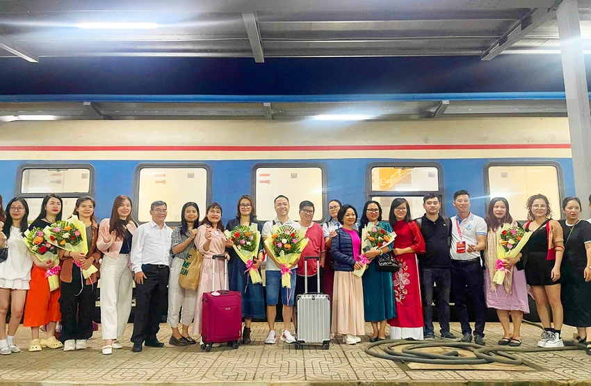 Tinh-Binh-Dinh-to-chuc-don-du-khach-tren-chuyen-tau-0-dong-2.jpg