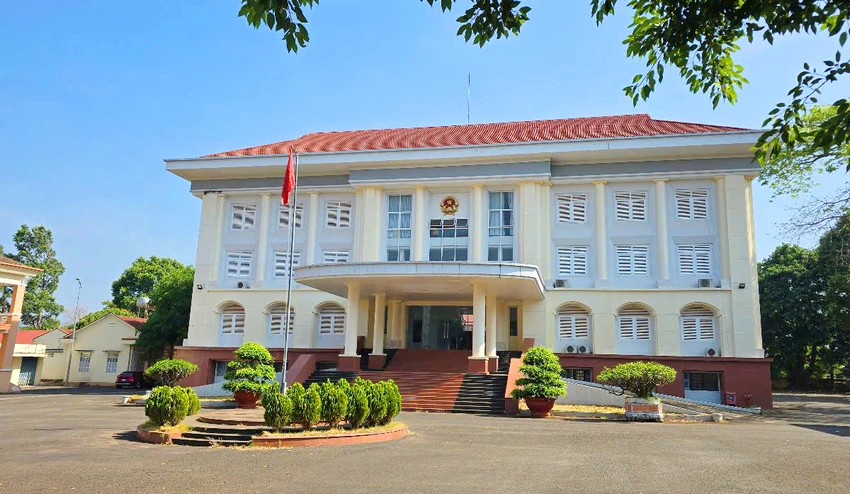 Sau hơn một tháng thu hồi kết quả trúng tuyển 61 giáo viên, UBND huyện Ia Grai (Gia Lai) lại ban hành quyết định công nhận kết quả trúng tuyển này.