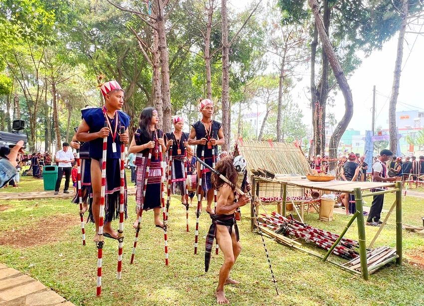 Ngay-hoi-van-hoa-Gia-Lai-2.jpg