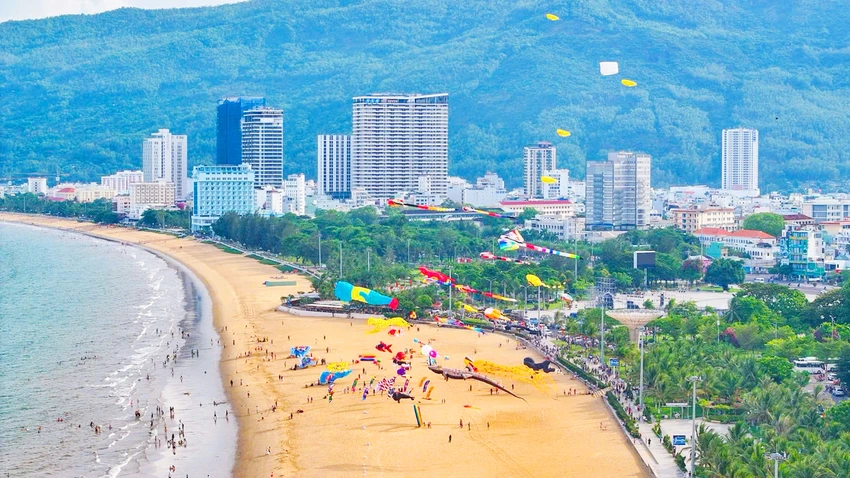 Pho-di-bo-Quy-Nhon.jpg