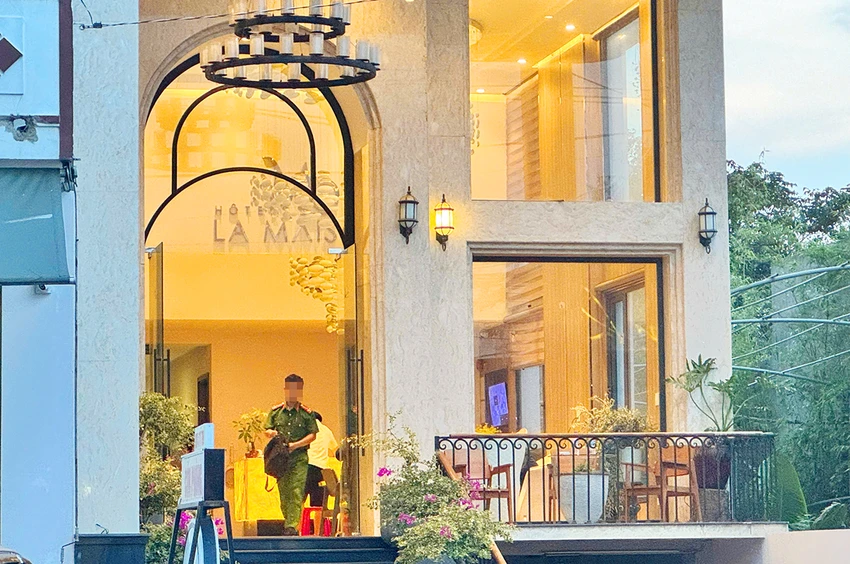 Sau hai ngày đến thuê phòng, nhân viên khách sạn gọi cửa không được và lúc mở ra phát hiện người đàn ông nước ngoài đã tử vong.