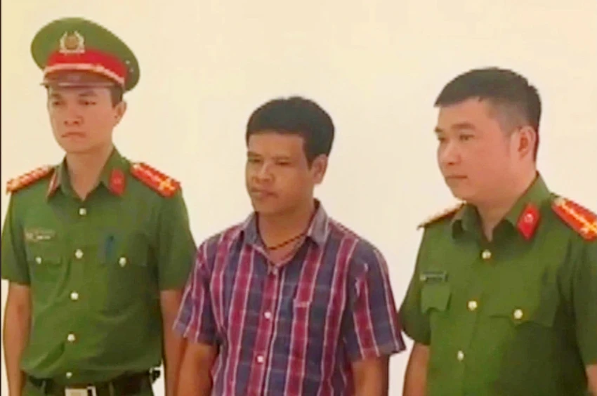Công an tỉnh Gia Lai, xác định ông Đinh Văn Nơ, Phó chủ tịch Hội đồng nhân dân đã huỷ hoại 3.320 m2 rừng đặc dụng.