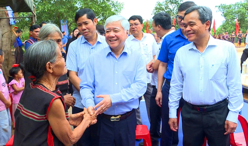 Hoa-dong-thanh-nien-tinh-nguyen-Gia-Lai-.jpg