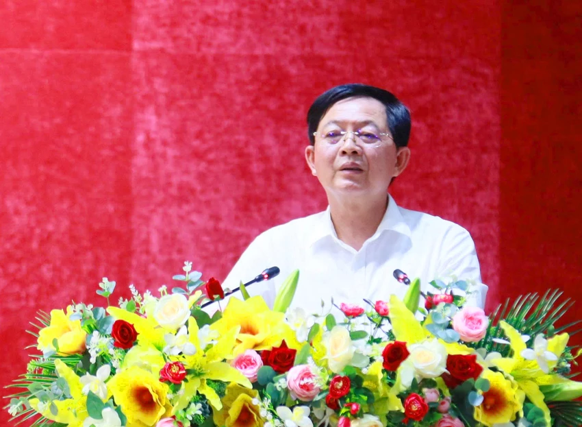 Tinh-Binh-Dinh-gap-mat-can-bo-chu-cho-58-xa-phuong-moi-2.jpg