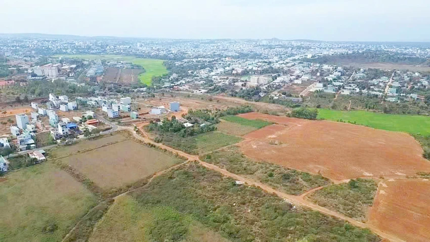 Bí thư Tỉnh ủy Gia Lai yêu cầu rà soát quy hoạch, tháo gỡ vướng mắc nhiều dự án lớn trên địa bàn tỉnh Gia Lai cơ sở 2.
