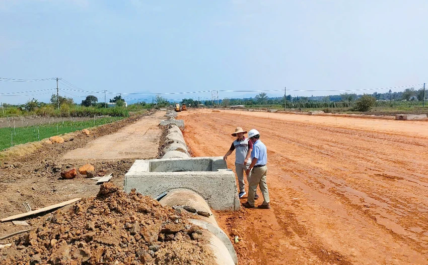 Lah-dao-tinh-Gia-Lai-kiem-tra-du-an-phia-Tay-Gia-Lai-2.jpg
