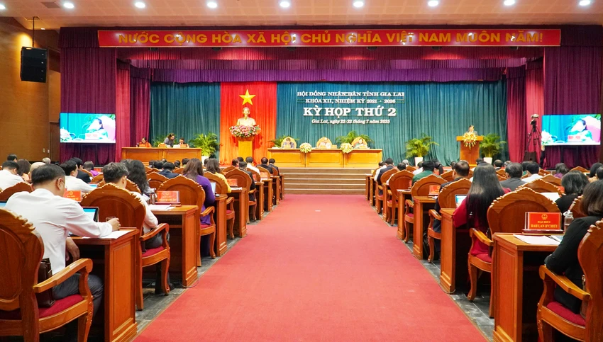 HĐND tỉnh Gia Lai quyết nghị hợp nhất kế hoạch đầu tư công trung hạn tỉnh Bình Định và tỉnh Gia Lai vào tỉnh Gia Lai mới gần 70.000 tỉ đồng và đưa hàng ngàn dự án cho xã, phường làm chủ đầu tư.