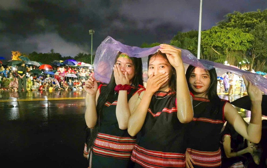 Chuong-tring-nghe-thuat-2-9-Gia-Lai-6.jpg