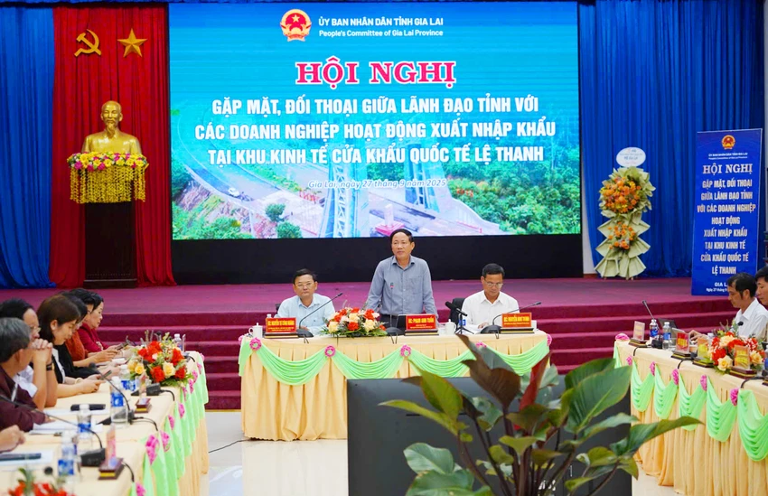 Lanh-dao-tinh-Gia-ali-doi-thoai-voi-odanh-nghiep-3.jpg