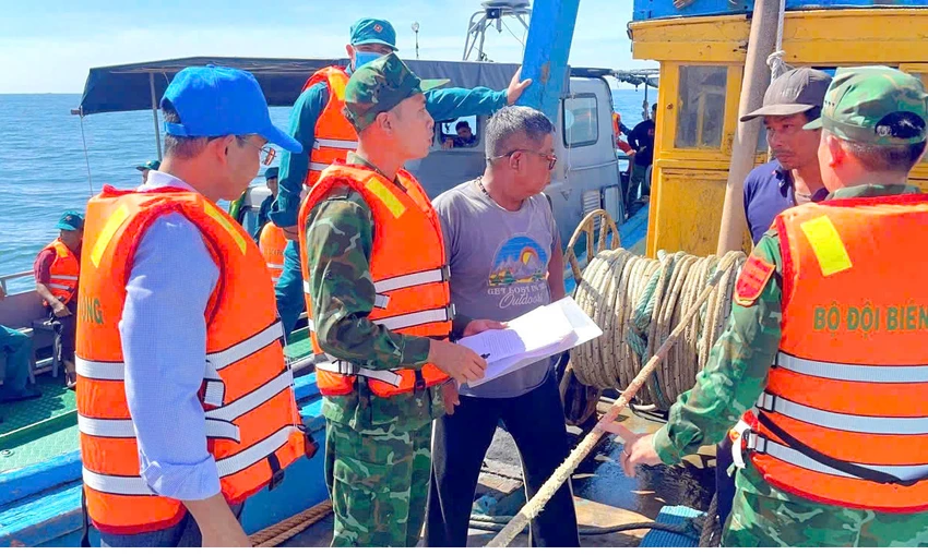 UBND-tinh-Gia-Lai-giao-thao-go-the-vang-IUU-1.jpg