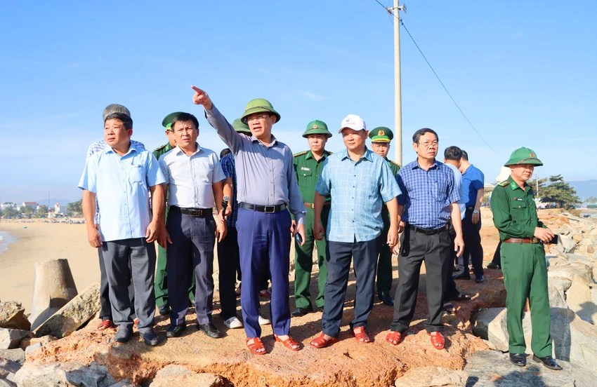 Chu-tich-UBND-tinh-keu-goi-chung-tay-khac-phuc-bao-so-13.jpg