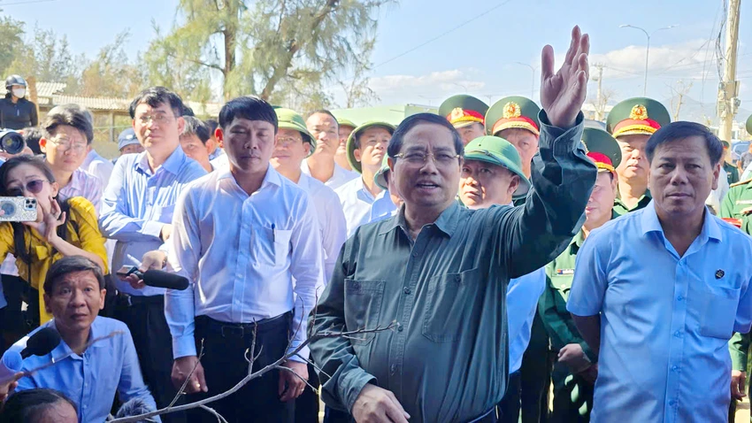 Thu-tuong-kiem-tra-tinh-hinh-bao-so-13-tai-Gia-Lai-3.jpg