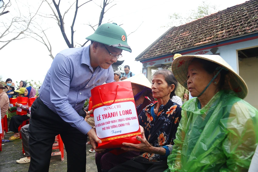 Pho-Thu-tuong--kiem-tra-vo-de-Luat-Le-Gia-lai-1.jpg