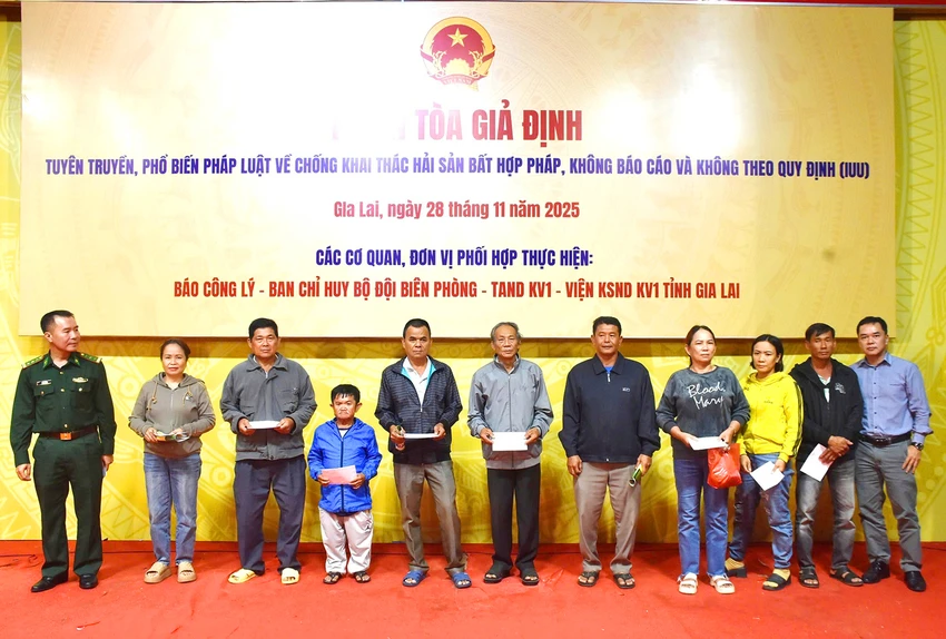 Phien-toa-gia-dinh-IUU-4.jpg