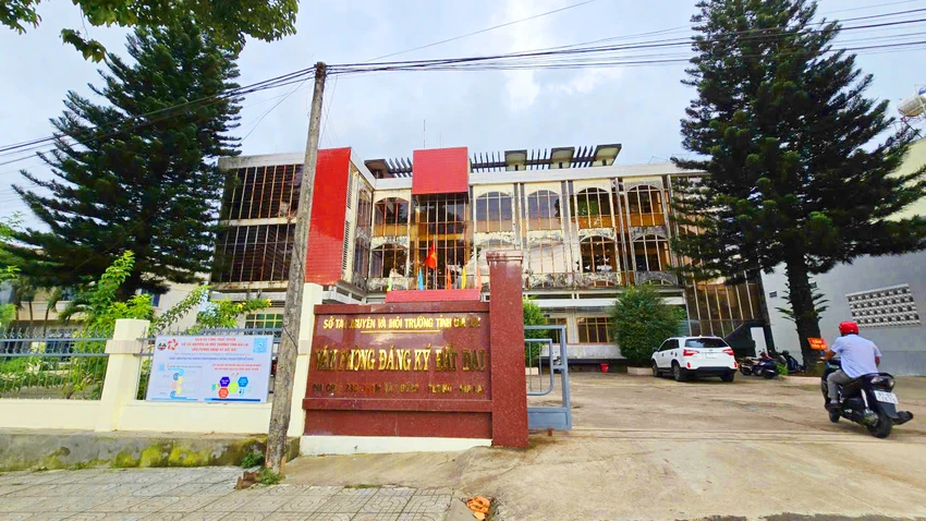 Chan-chinh-toan-dien-Van-phong-dang-ky-dat-dai-Gia-Lai.jpg