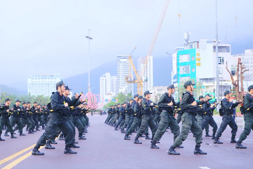 Cong-an-tinh-Gia-Lai-phat-dong-le-ra-quan-tran-ap-toi-pham-4.jpg