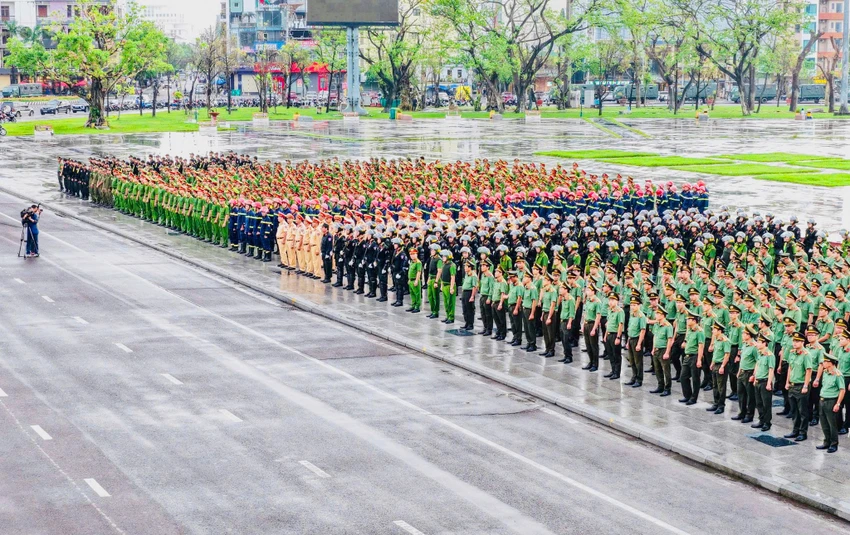 Cong-an-tinh-Gia-Lai-phat-dong-le-ra-quan-tran-ap-toi-pham-7.jpg